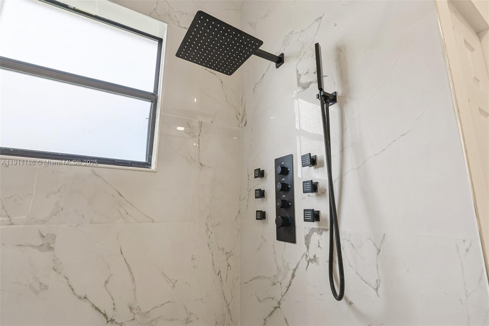 TROTTERS CHASE - Residential