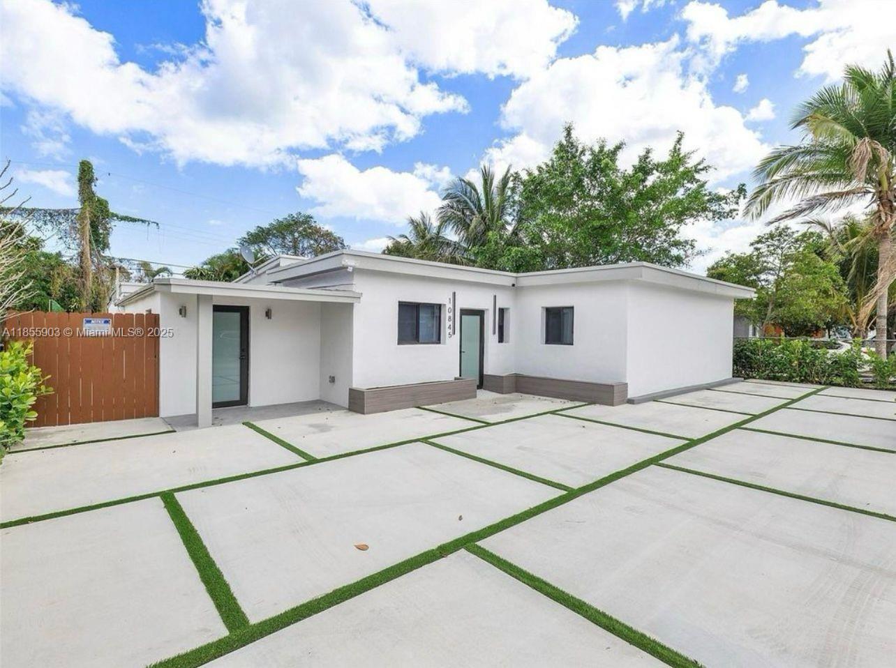 Experience the perfect combination of comfort, style, and convenience in this thoughtfully designed one-bedroom efficiency. Ideal for the professional tenant seeking privacy, security, and a low-maintenance lifestyle, this residence delivers a turnkey living solution in an upscale setting.