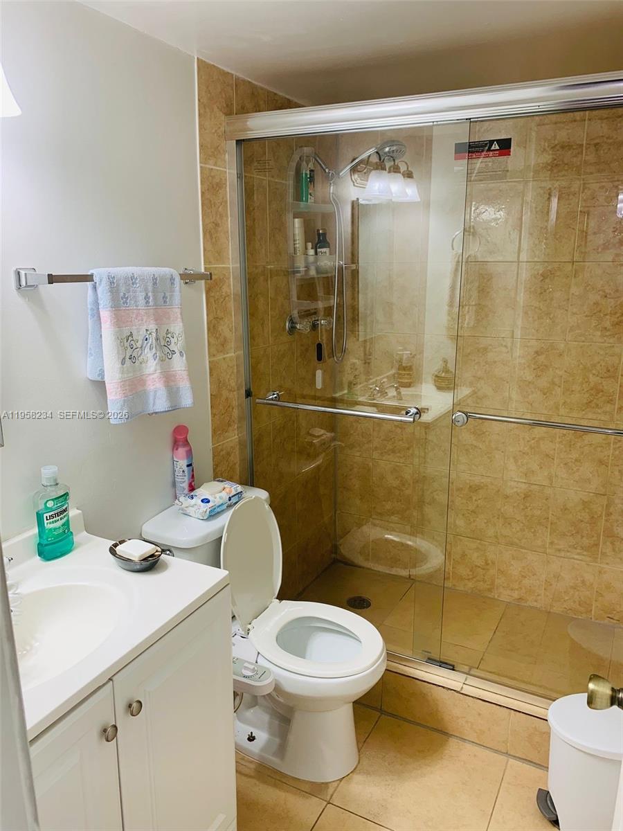 APRIL MIST CONDO - Residential Lease