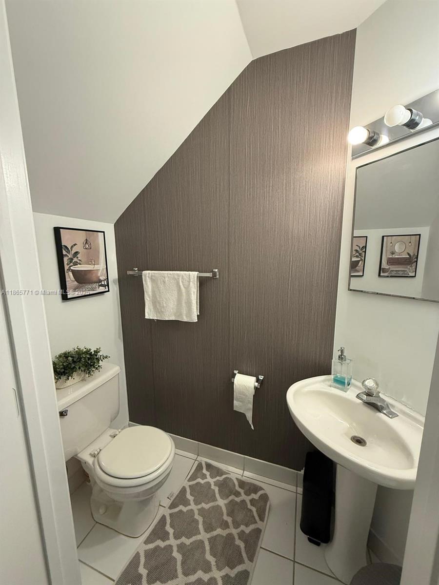 CRYSTAL VIEW TOWNHOMES PL - Residential