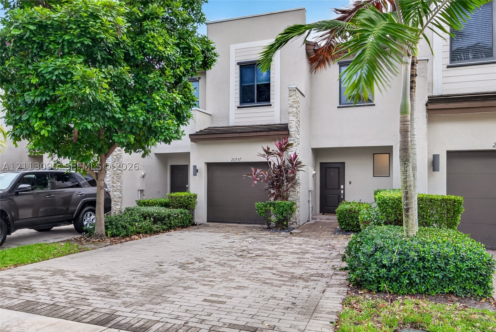 20737 NE 2nd Ct, Miami FL 33179