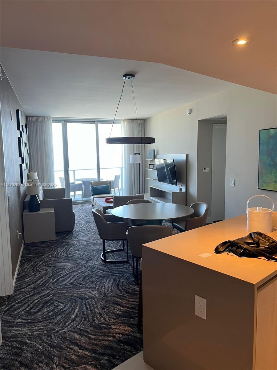 HYDE BEACH RESORT - Residential