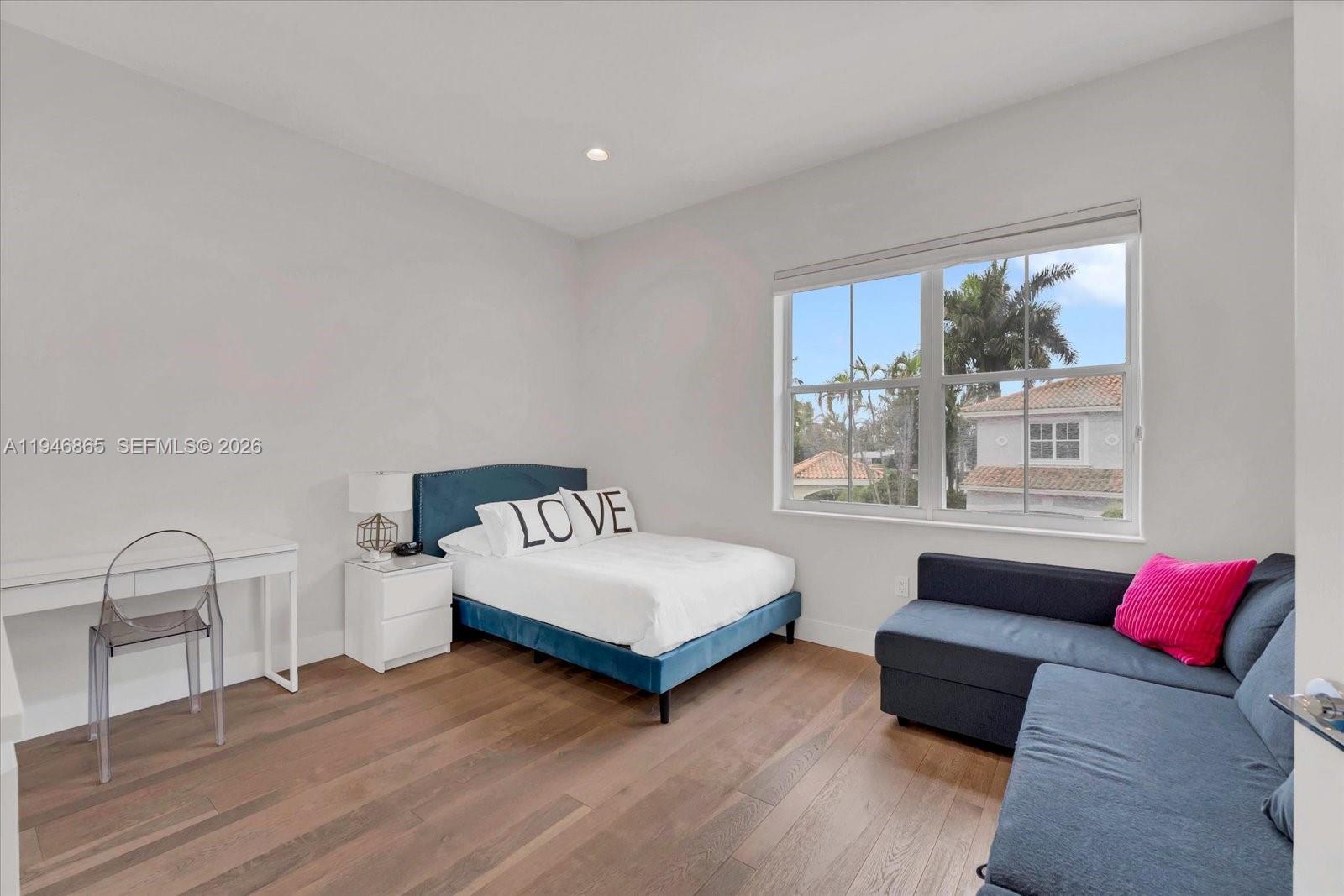 THREE ISLANDS 3RD SECTION - Residential