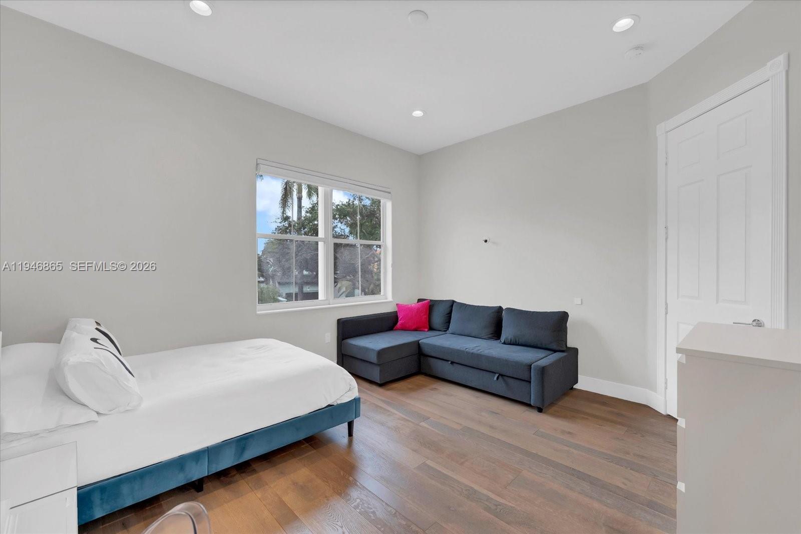 THREE ISLANDS 3RD SECTION - Residential