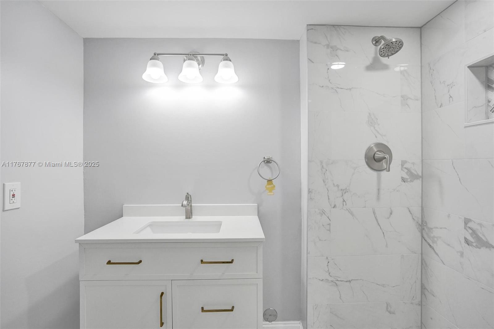 MONTEREY VILLAGE-ONE COND - Residential