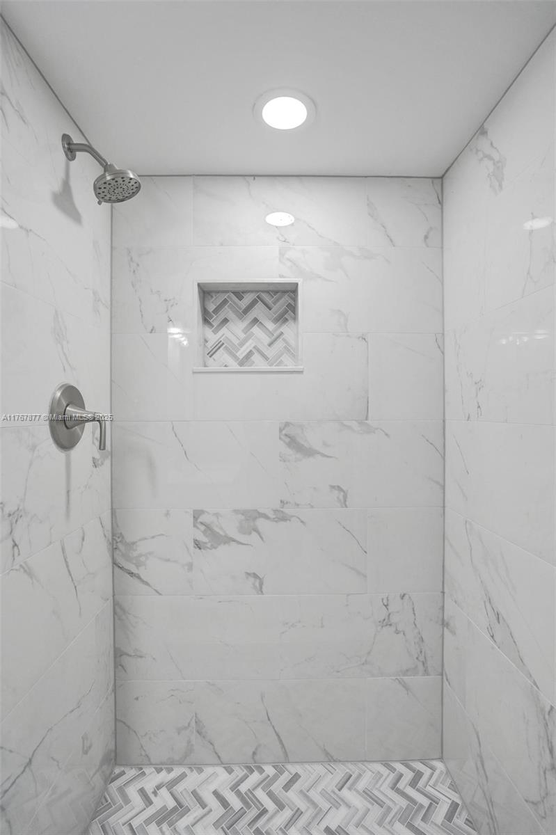 MONTEREY VILLAGE-ONE COND - Residential