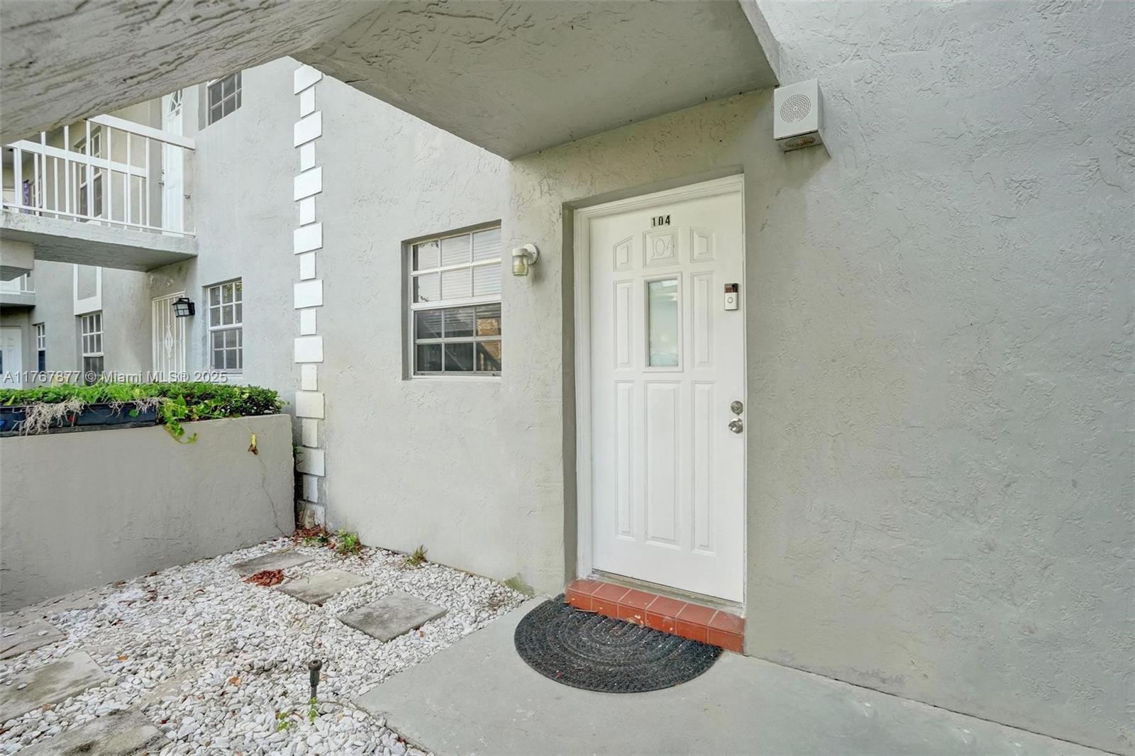 426 NE 210th Cir Ter 104-2
