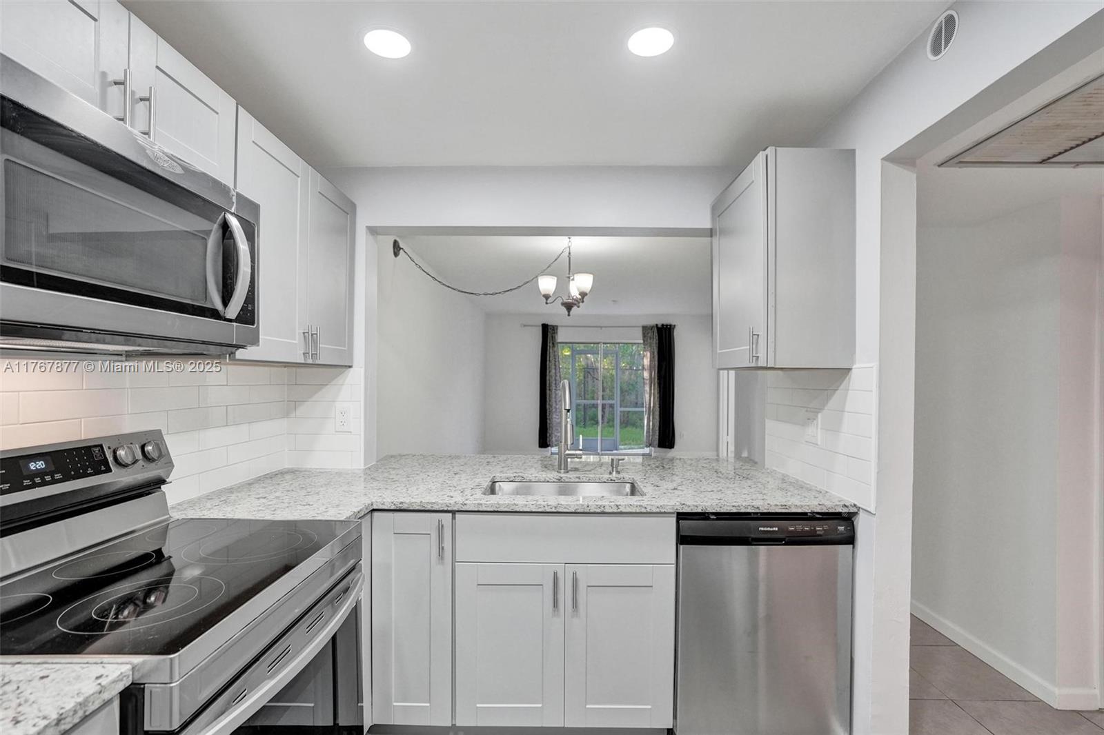 MONTEREY VILLAGE-ONE COND - Residential