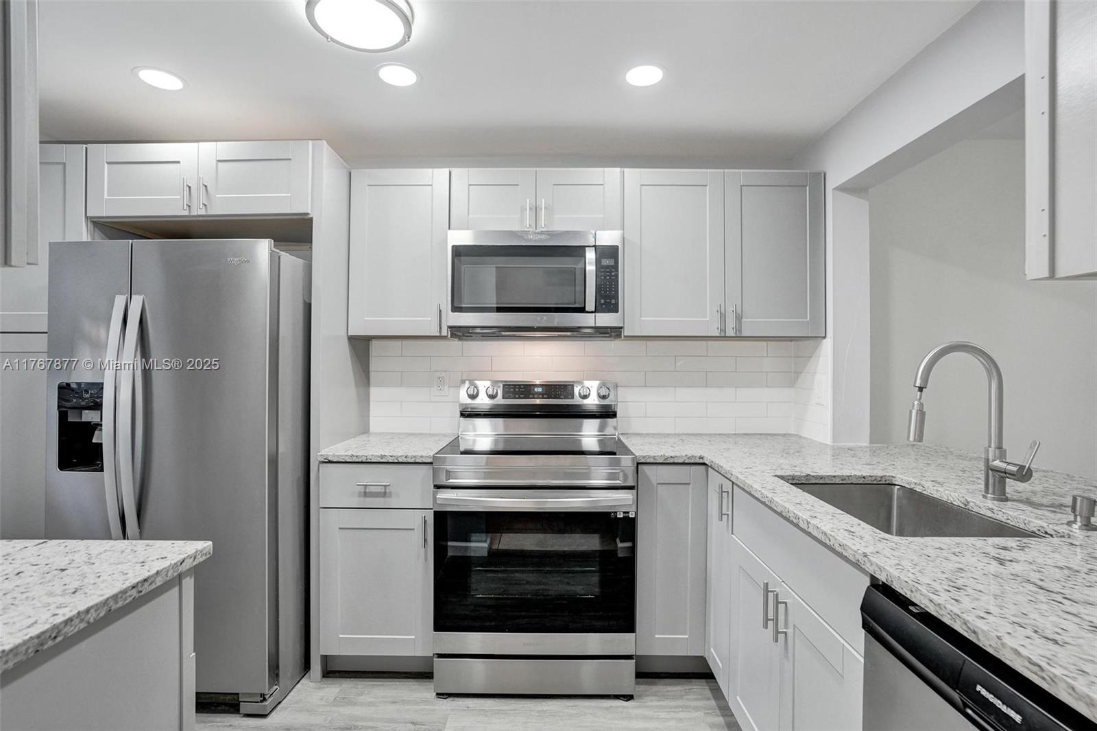 MONTEREY VILLAGE-ONE COND - Residential