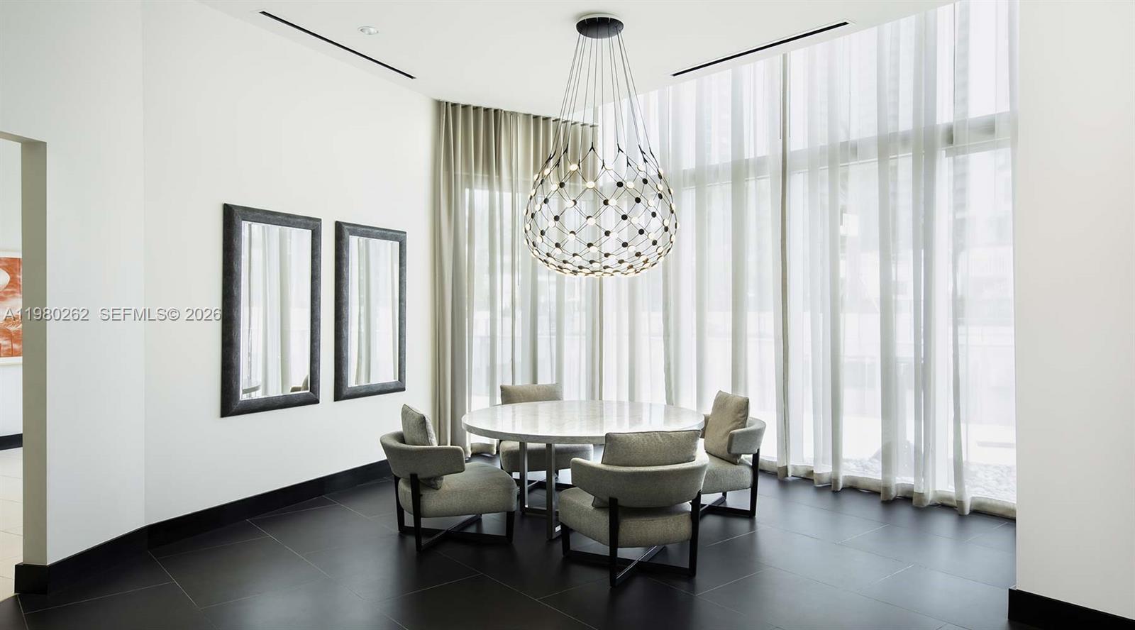 PARAMOUNT MIAMI WORLDCENT - Residential Lease