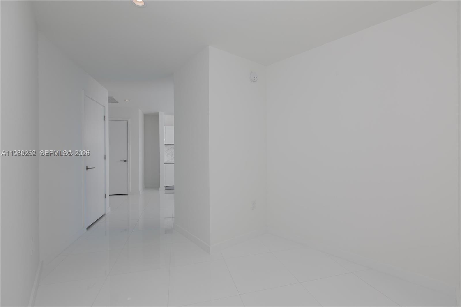 PARAMOUNT MIAMI WORLDCENT - Residential Lease