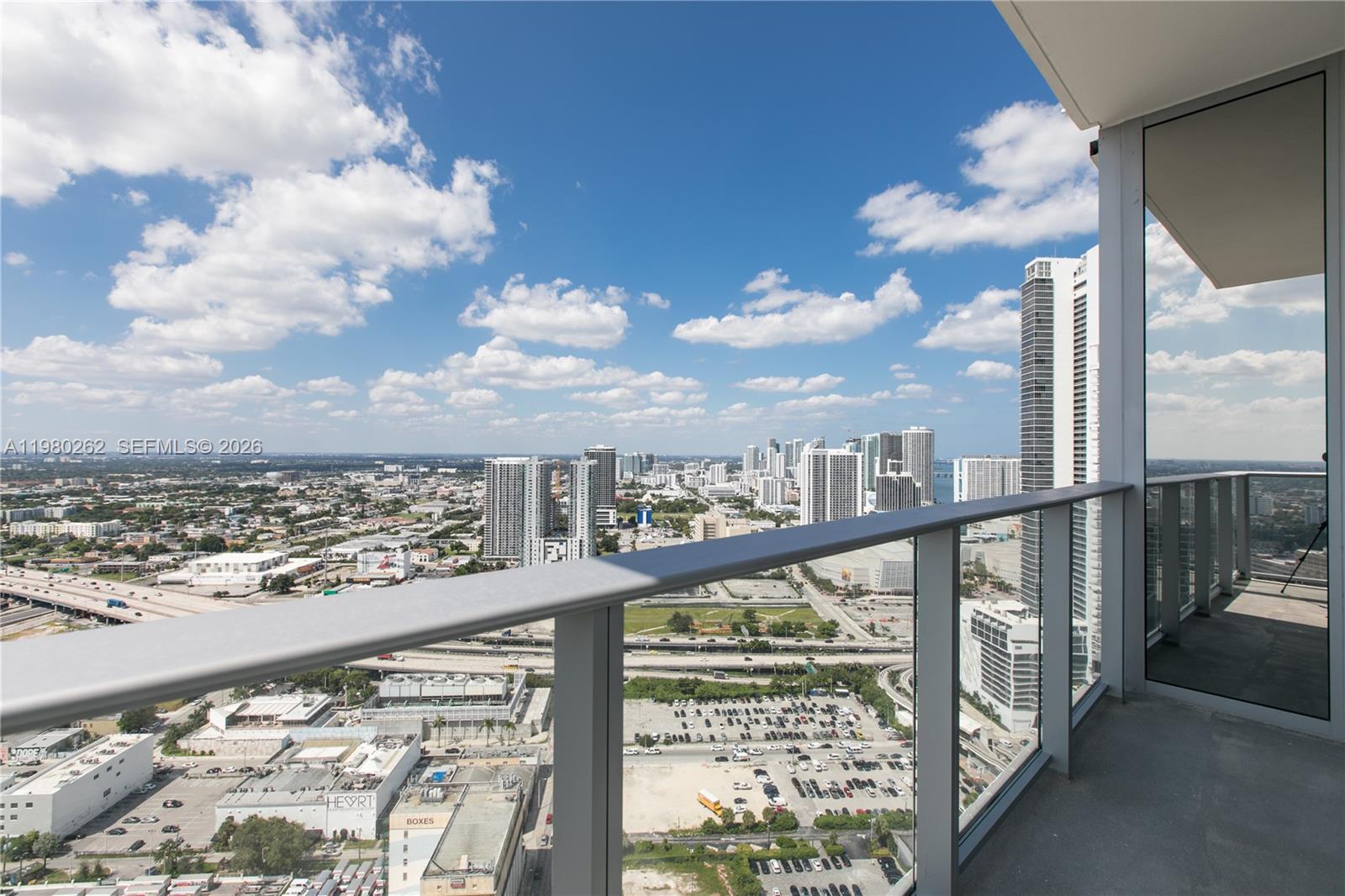 PARAMOUNT MIAMI WORLDCENT - Residential Lease