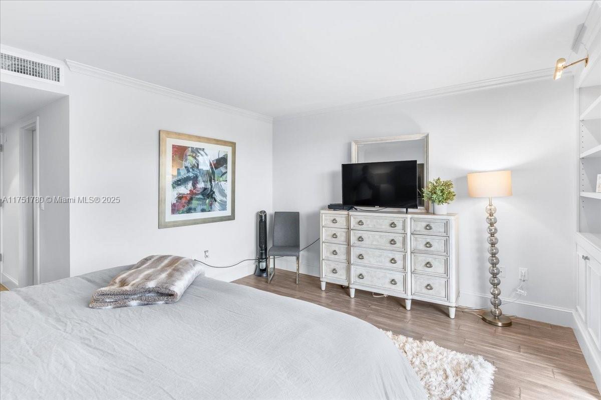FOUR HUNDRED SO OCEAN BLV - Residential