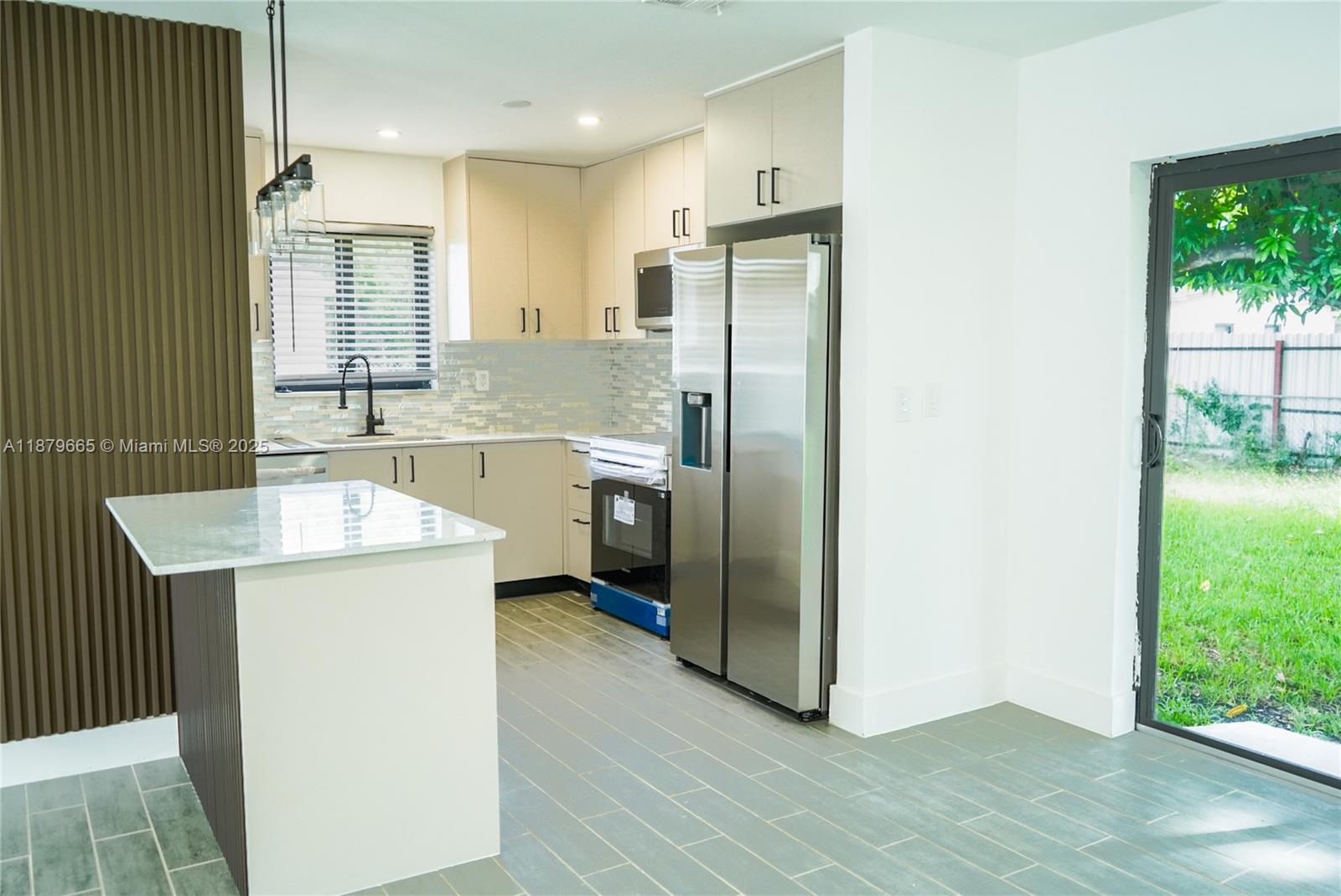 CAROL CITY 4TH ADDN - Residential Lease