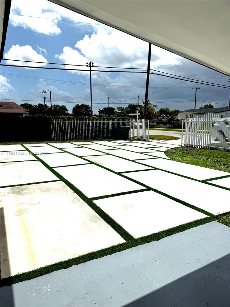 CAROL CITY 4TH ADDN - Residential Lease