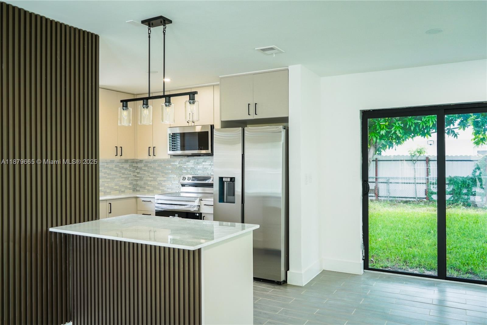 CAROL CITY 4TH ADDN - Residential Lease