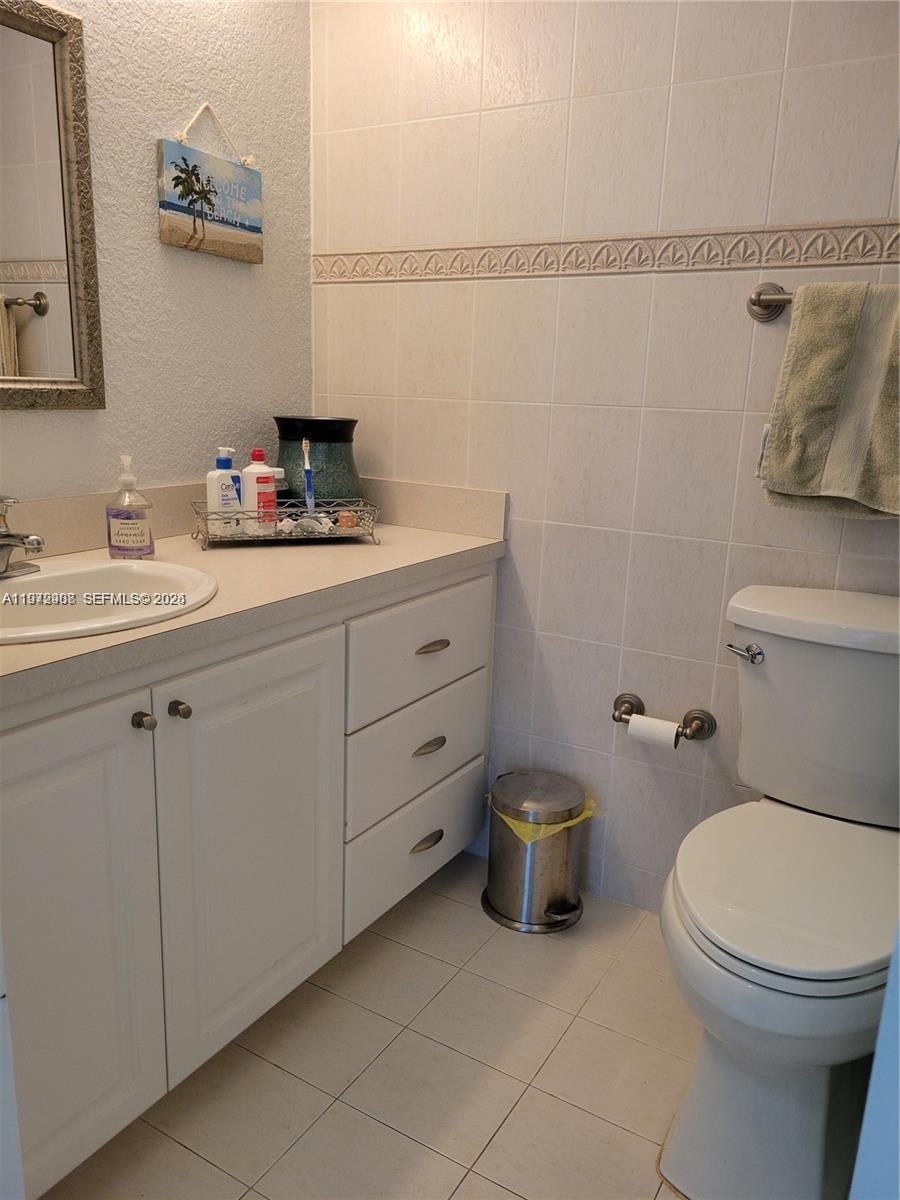 MIRASOL OCEAN TOWERS COND - Residential