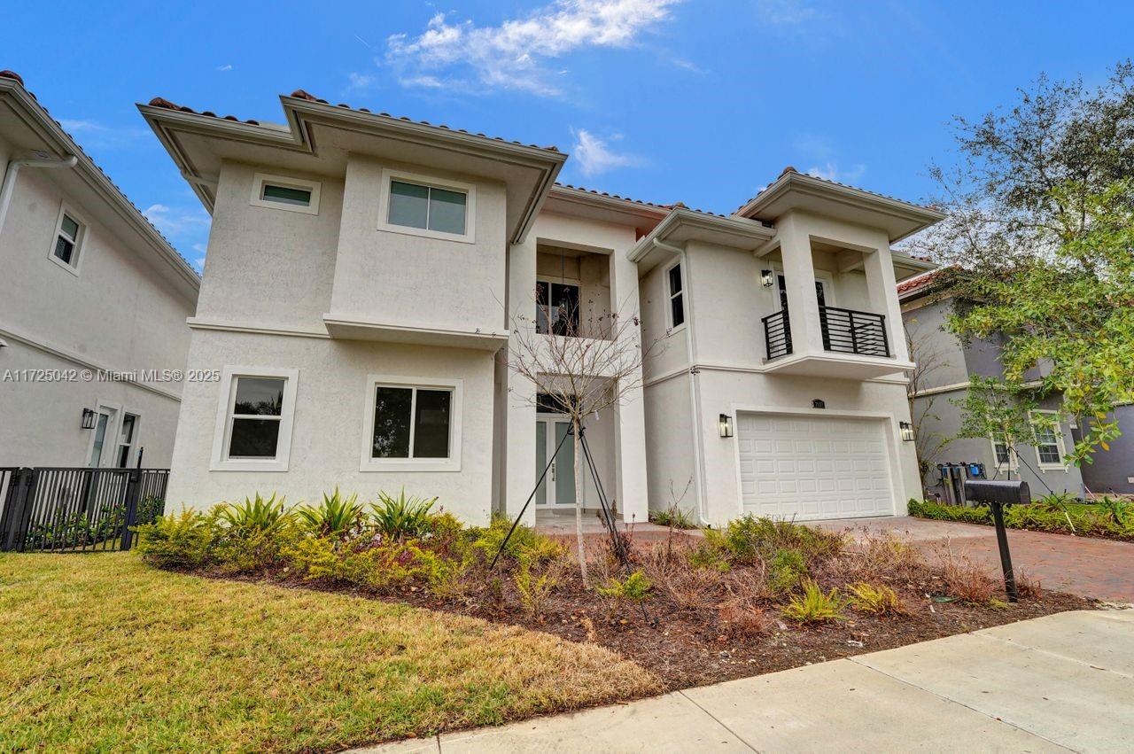 3527 Forest View Cir