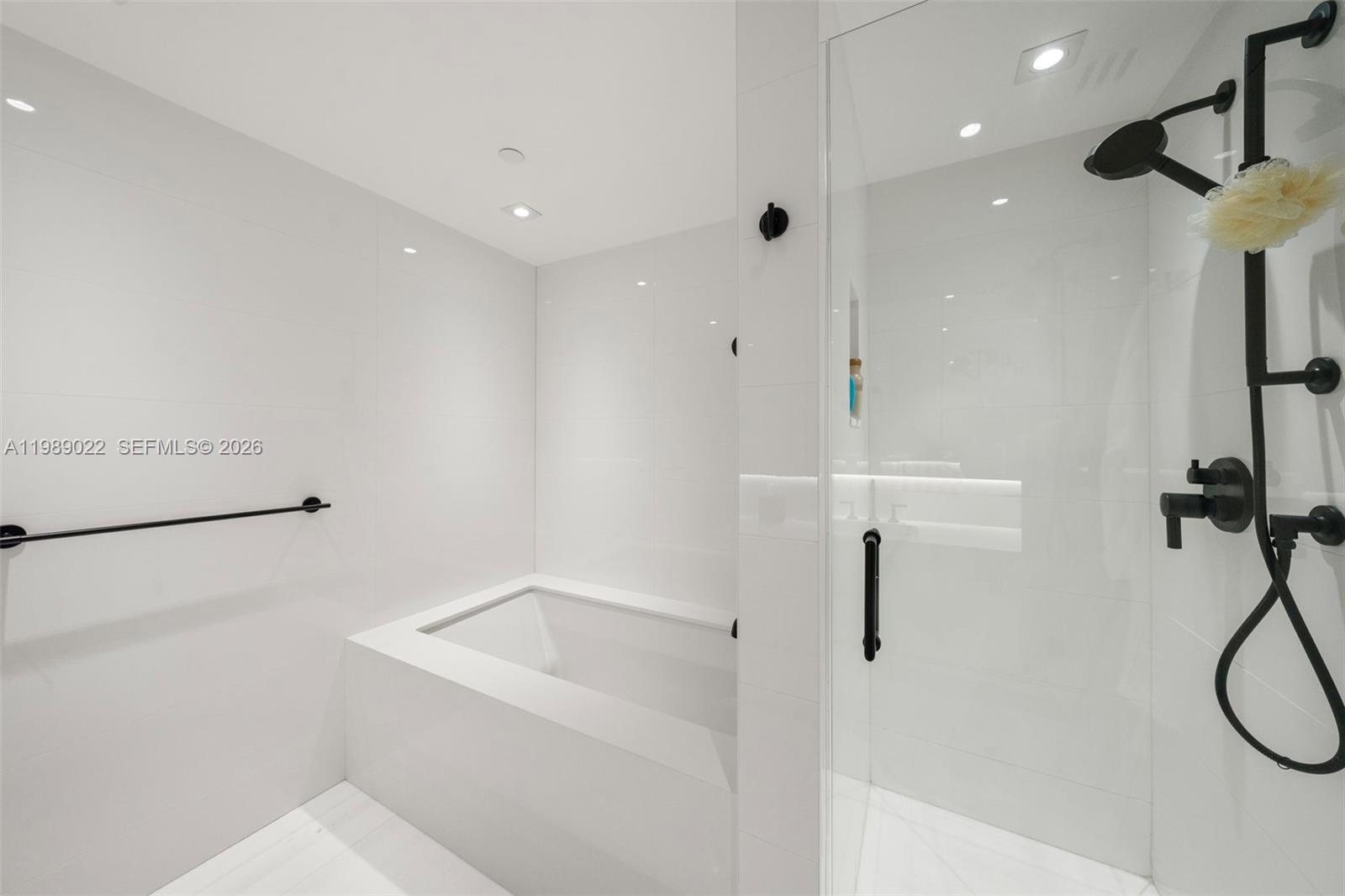 BAL HARBOUR TOWER CONDO - Residential