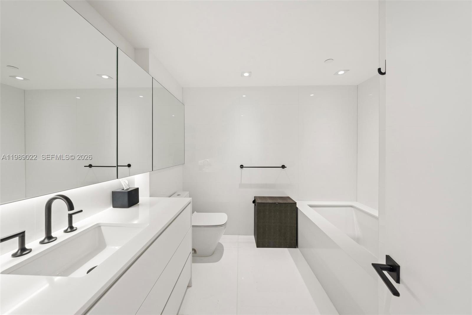 BAL HARBOUR TOWER CONDO - Residential