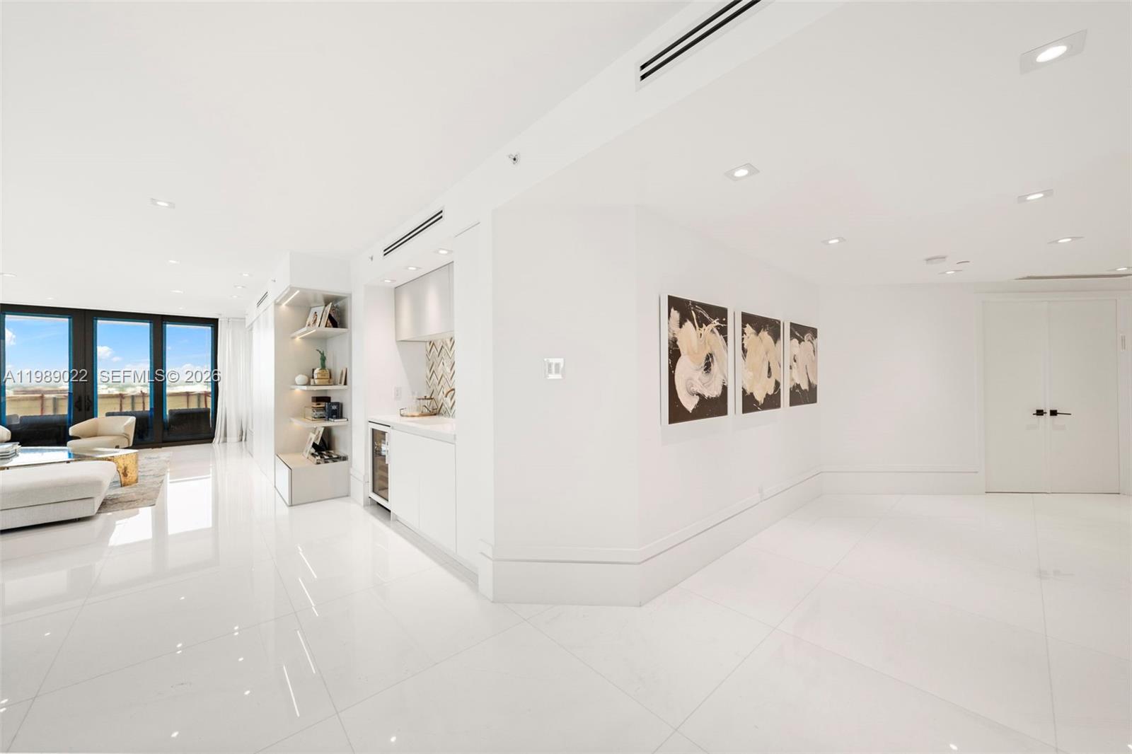 BAL HARBOUR TOWER CONDO - Residential