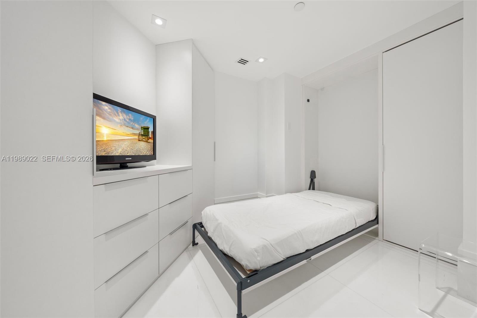 BAL HARBOUR TOWER CONDO - Residential