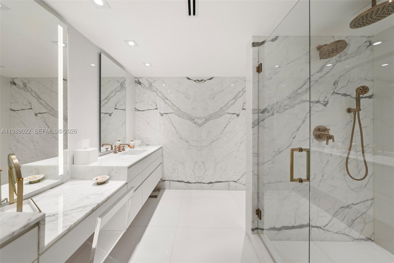 BAL HARBOUR TOWER CONDO - Residential