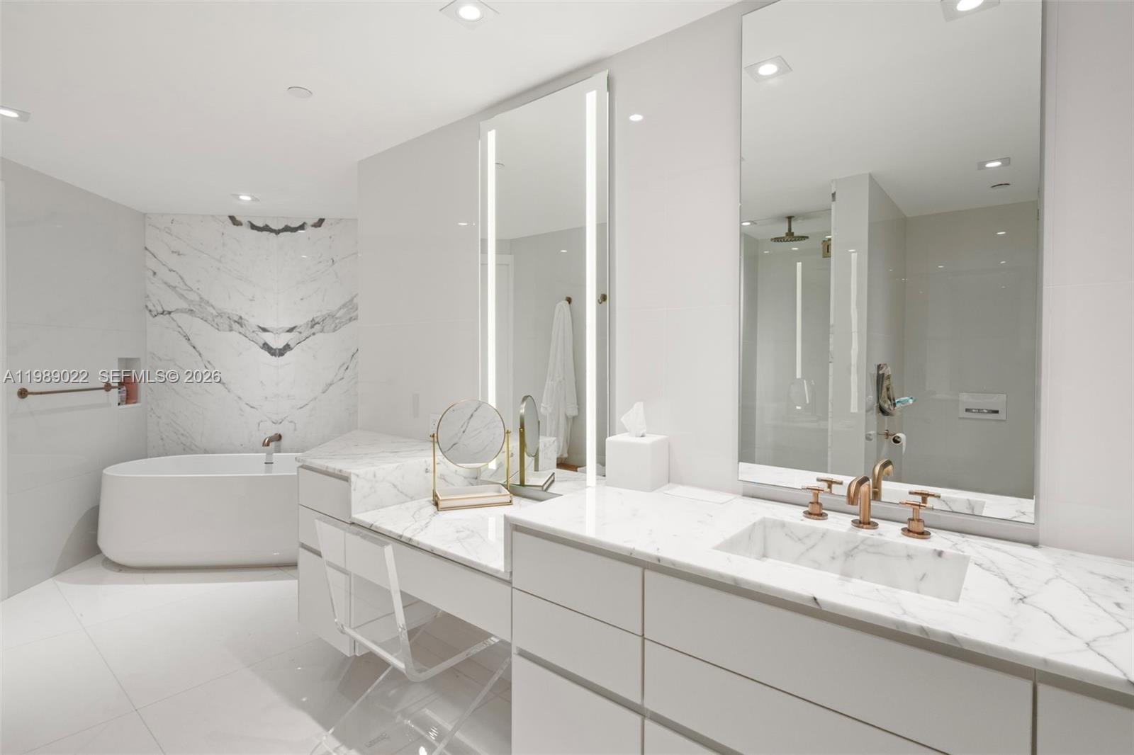 BAL HARBOUR TOWER CONDO - Residential