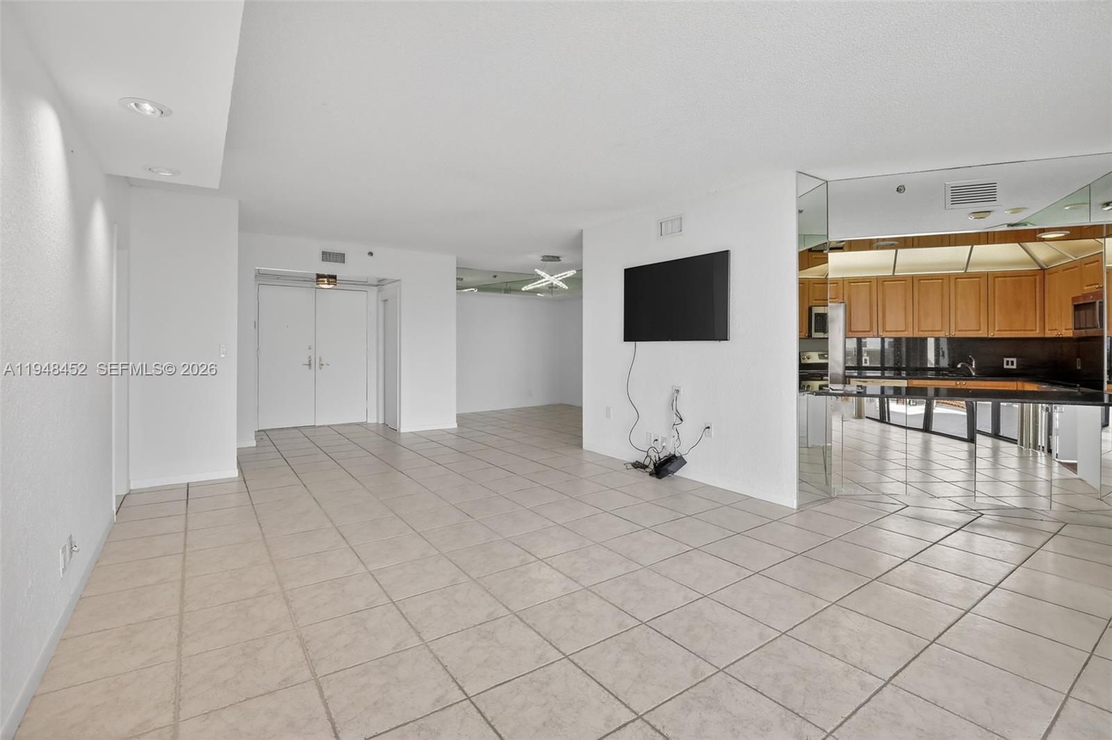 HAMPTONS WEST CONDO - Residential