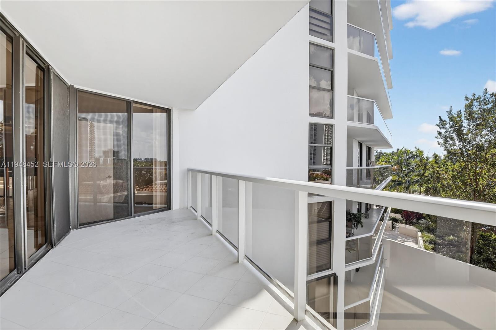 HAMPTONS WEST CONDO - Residential