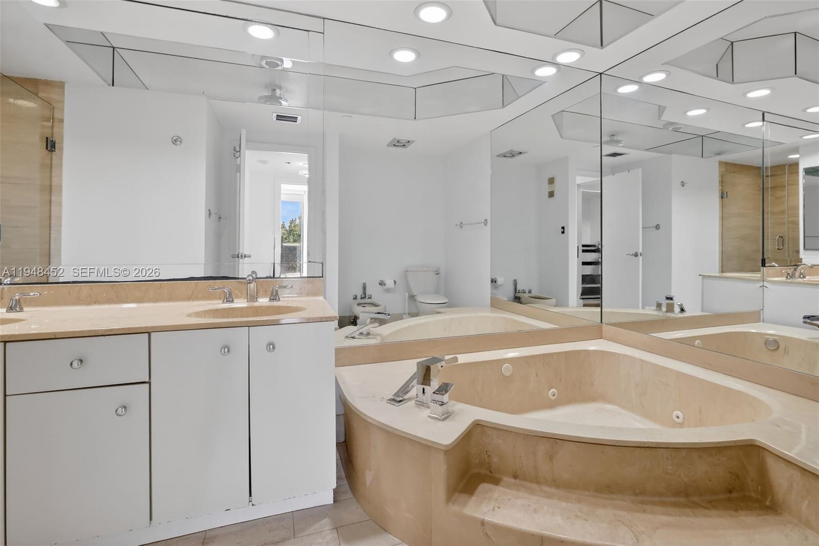 HAMPTONS WEST CONDO - Residential