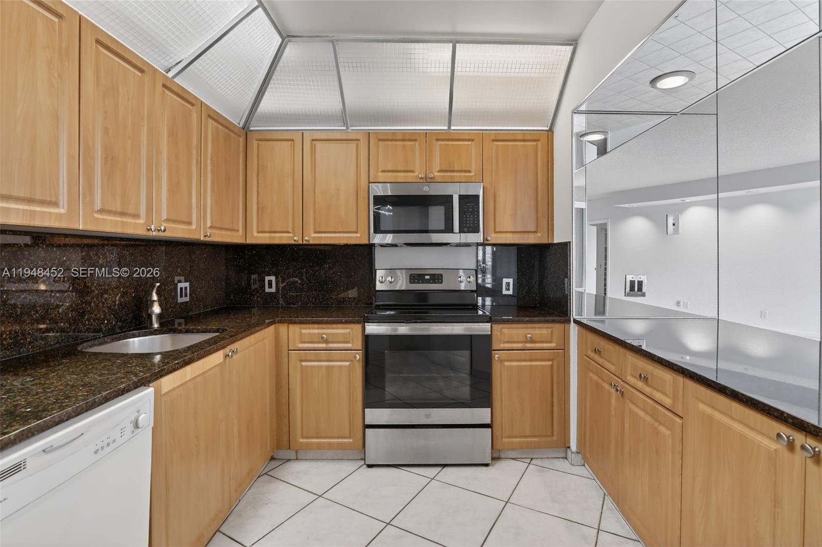 HAMPTONS WEST CONDO - Residential