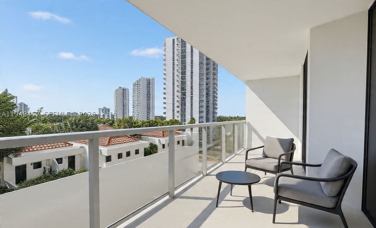 20281 E Country Club Dr 405