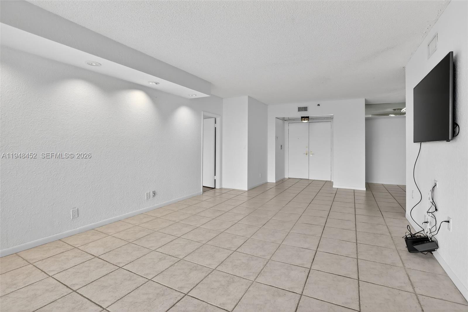 20281 E Country Club Dr 405