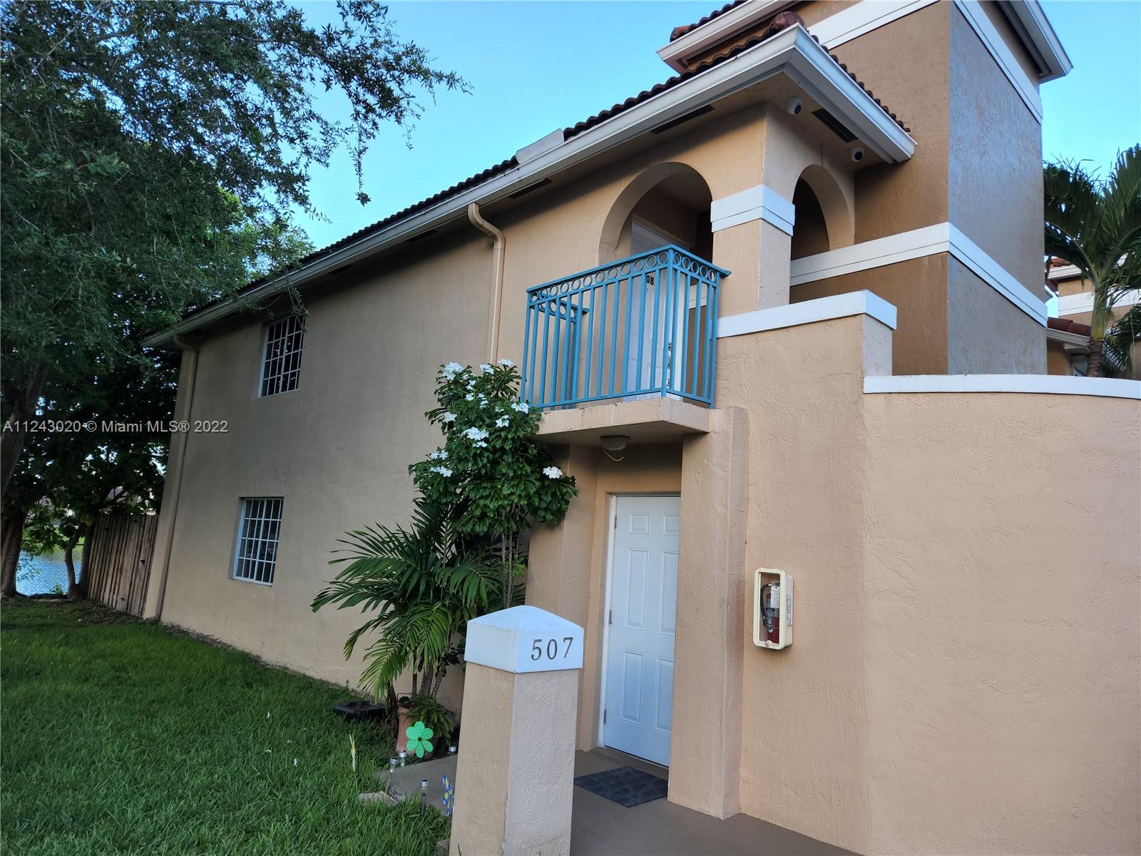 LAGO LINDO TOWNVILLAS CON - Residential