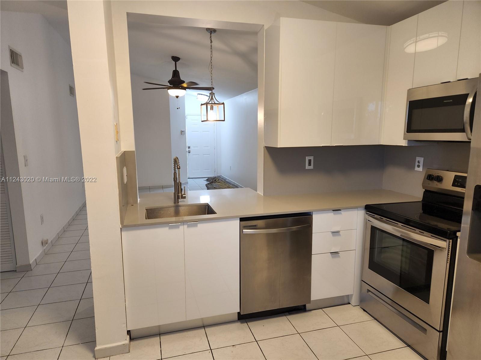 LAGO LINDO TOWNVILLAS CON - Residential