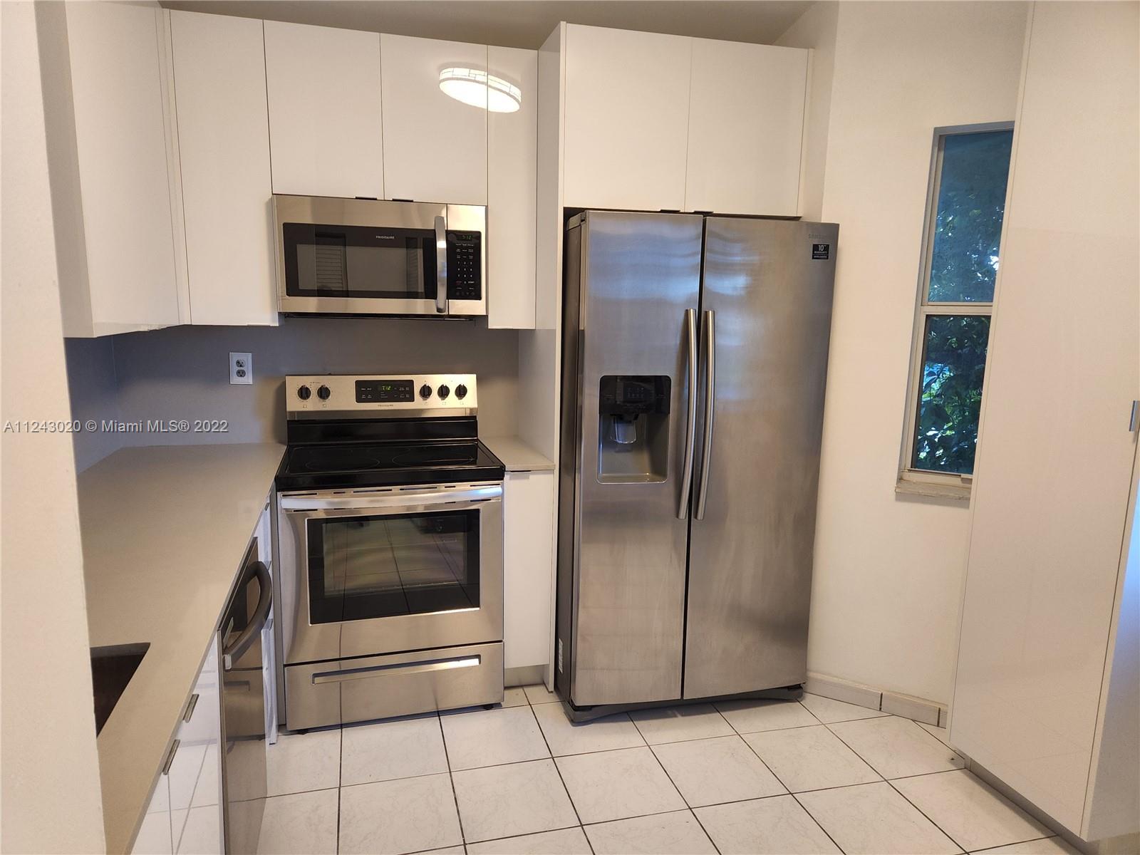 LAGO LINDO TOWNVILLAS CON - Residential