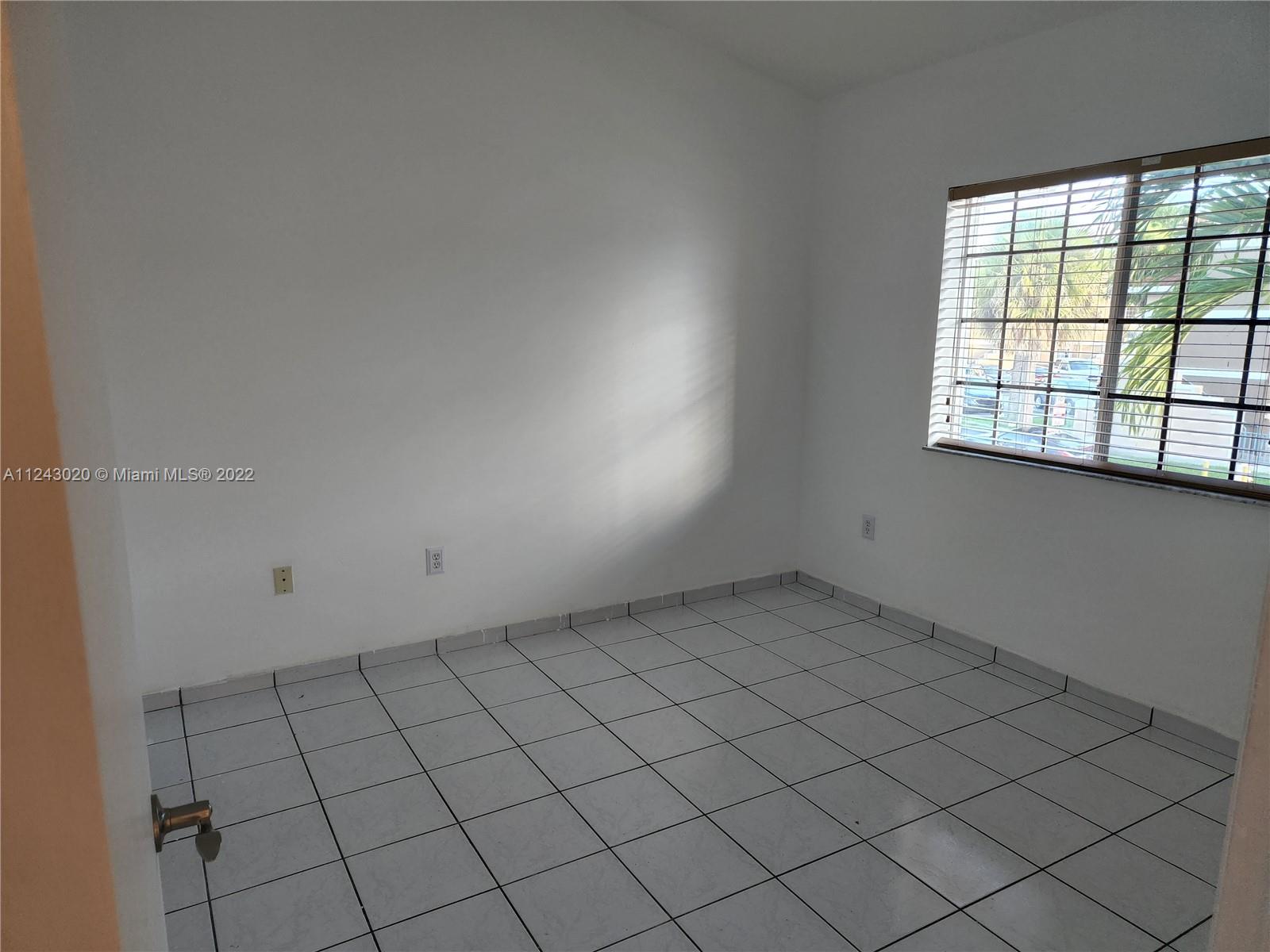 LAGO LINDO TOWNVILLAS CON - Residential