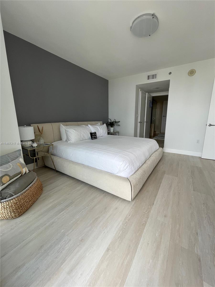 50 BISCAYNE CONDO - Residential Lease