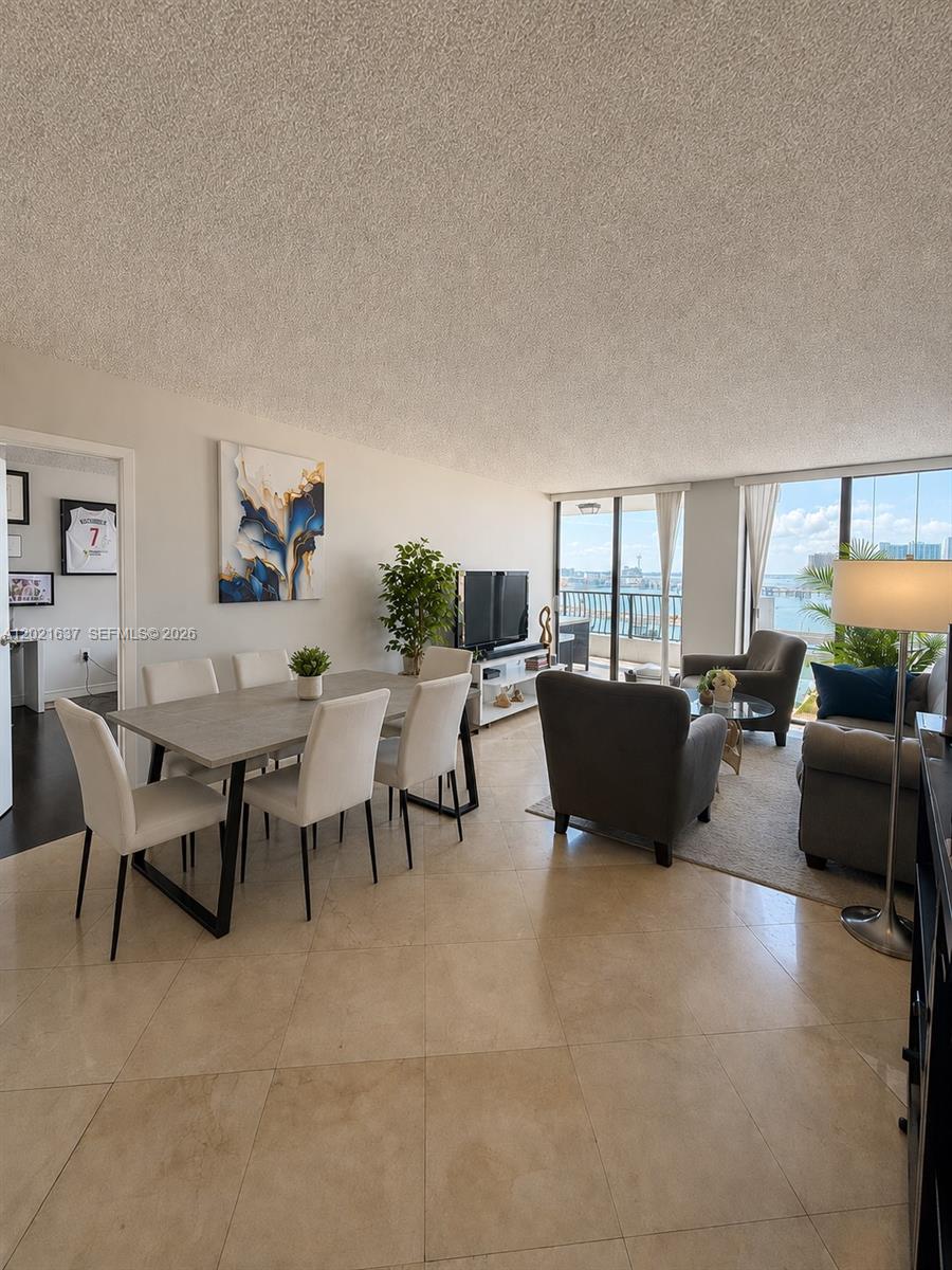 555 NE 15th St 16K