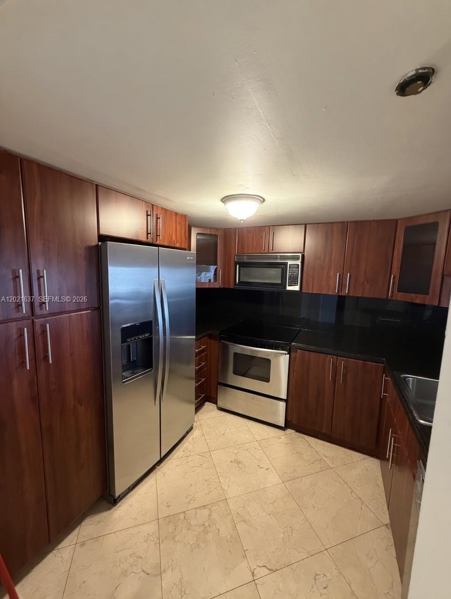 555 NE 15th St 16K