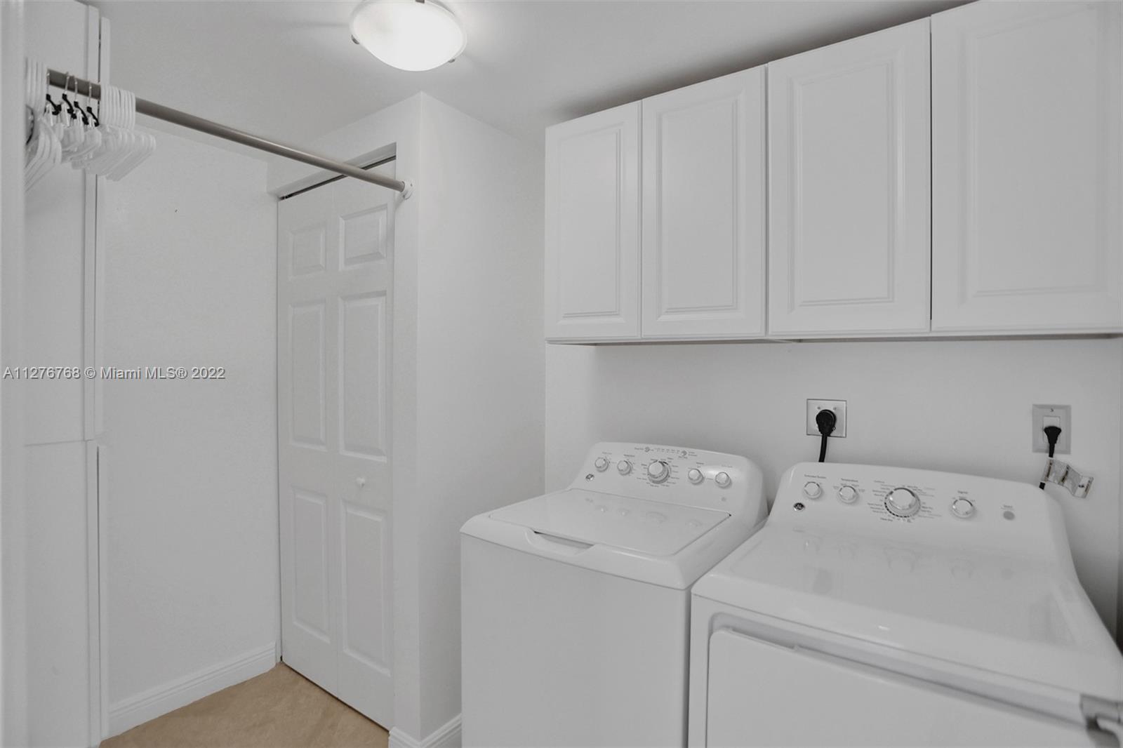 DUO CONDOMINIUM EAST - Residential