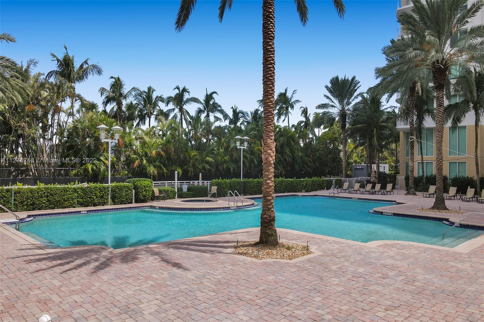 DUO CONDOMINIUM EAST - Residential