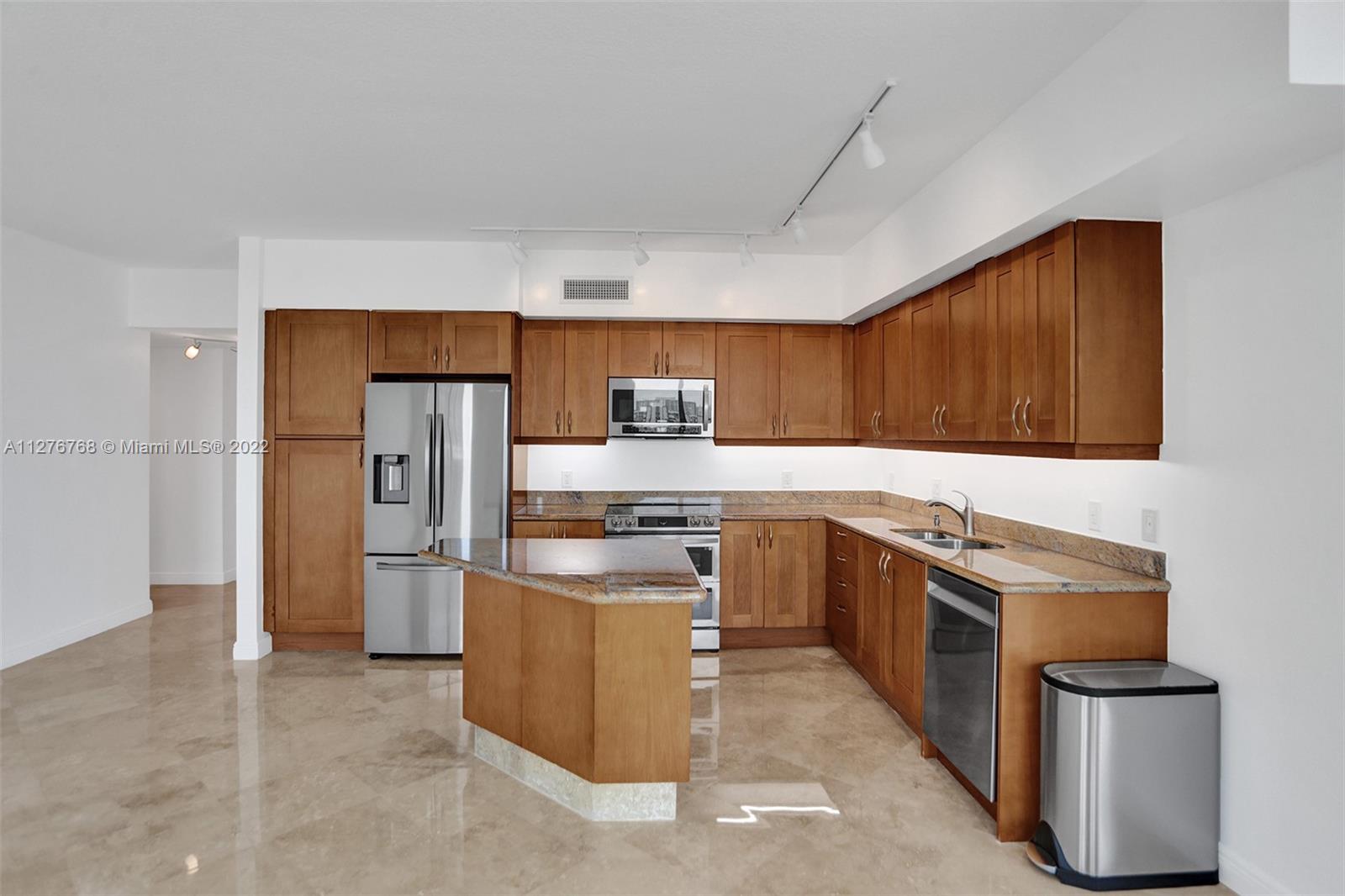 DUO CONDOMINIUM EAST - Residential