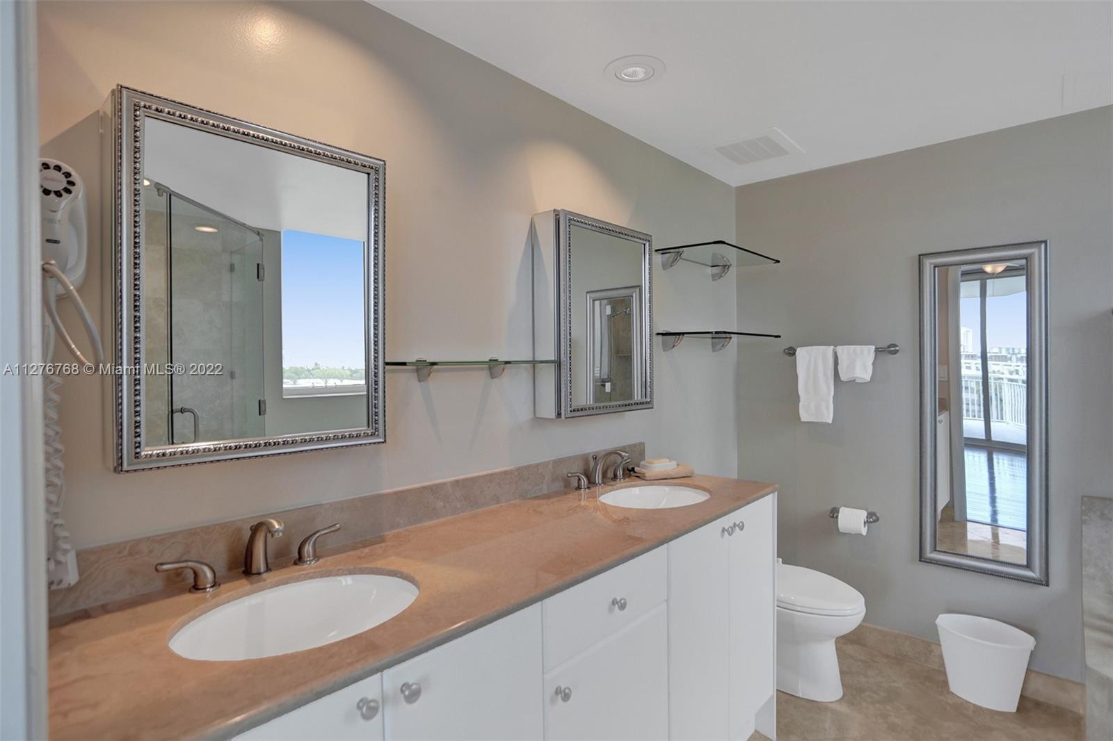 DUO CONDOMINIUM EAST - Residential