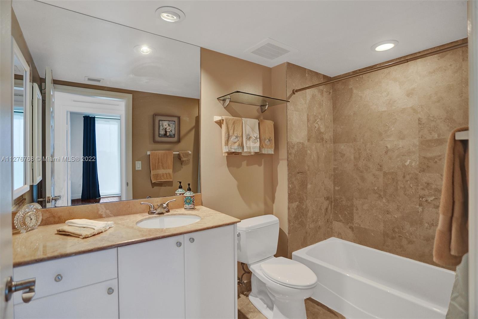 DUO CONDOMINIUM EAST - Residential