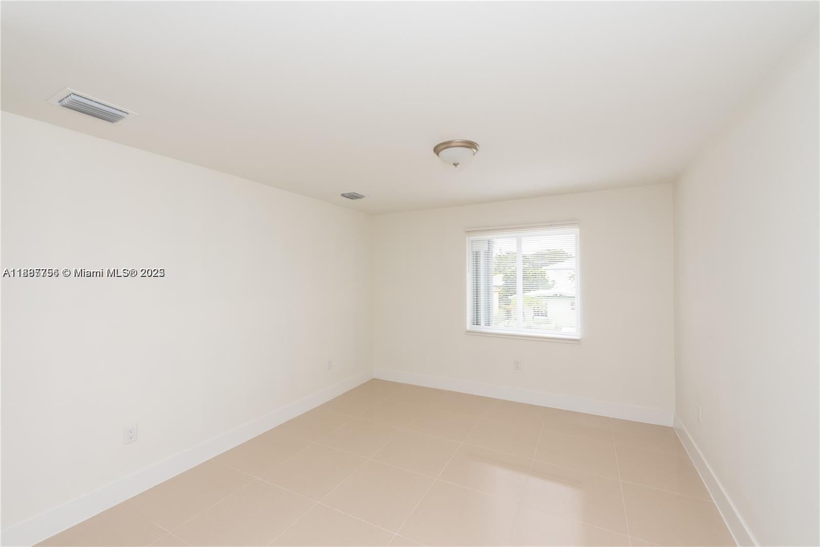 LIBERTY CITY - Residential Lease