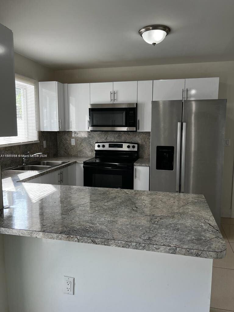 LIBERTY CITY - Residential Lease