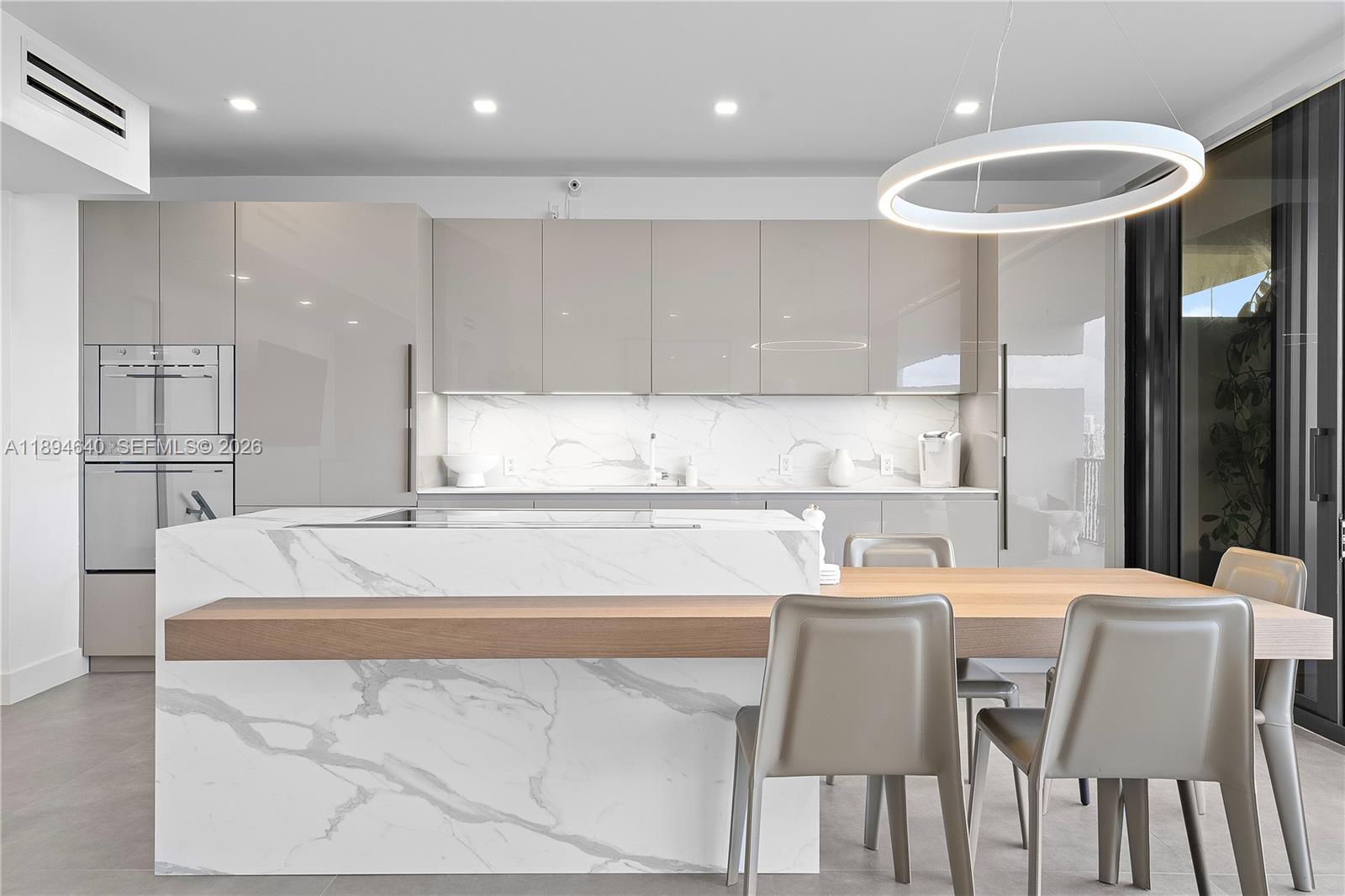 ONE THOUSAND VENETIAN WAY - Residential