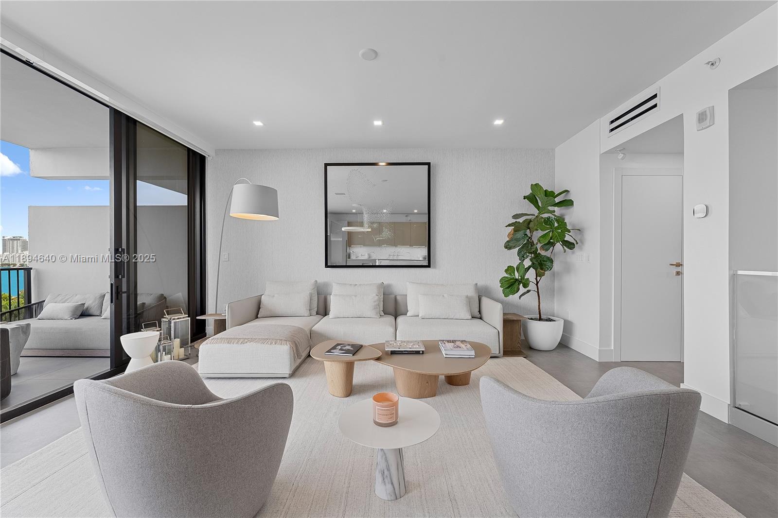 ONE THOUSAND VENETIAN WAY - Residential